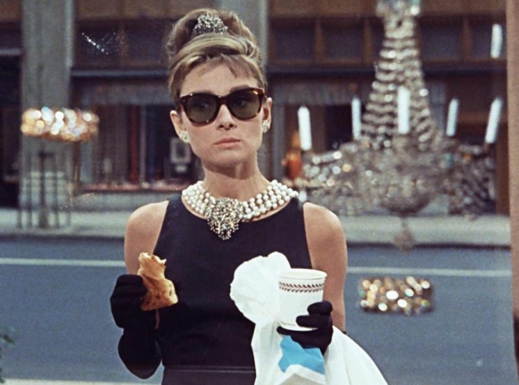 Sensational Tips About How To Be Holly Golightly - Waterask