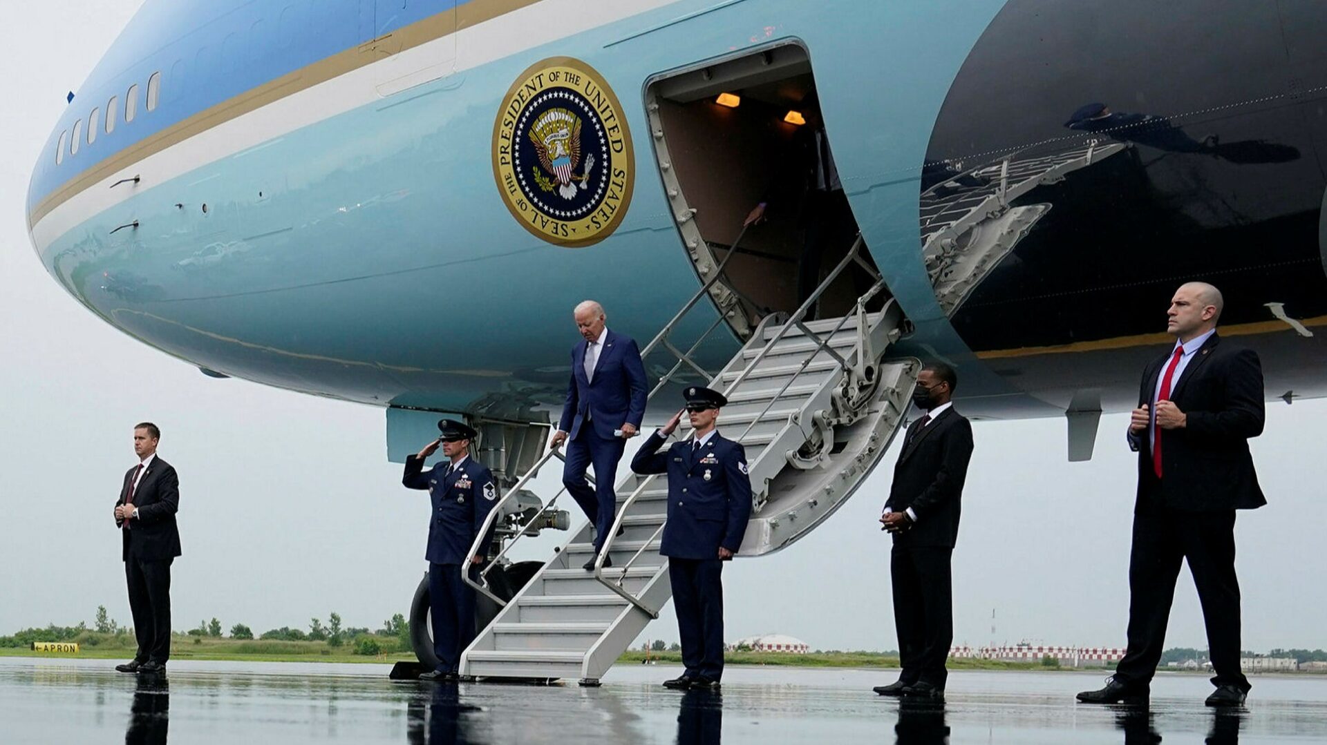 How Much Do You Actually Know About Air Force One? | BedTimez | Page 23